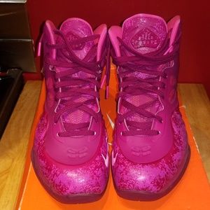 Air Max Hyperposite Raspberry COLOR